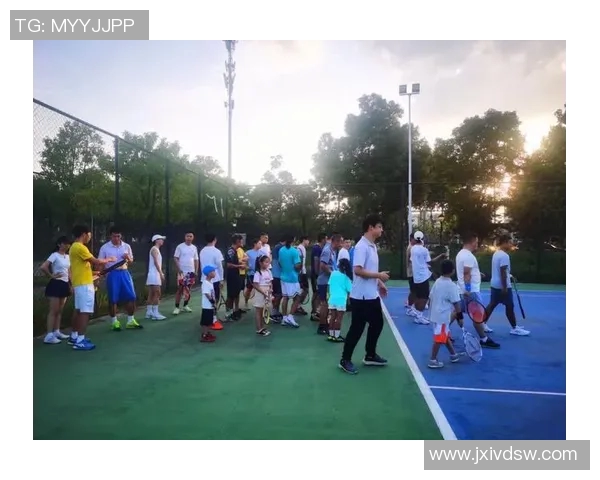 广州网球队的耐力训练揭秘：网球巨献背后的坚持与拼搏