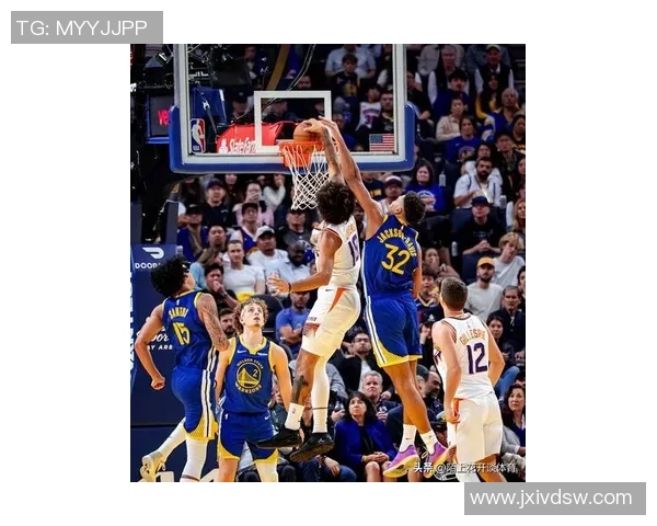 巴特勒伤退，勇士主场4胜0负！库里28分，穆迪24分，布克空砍38分