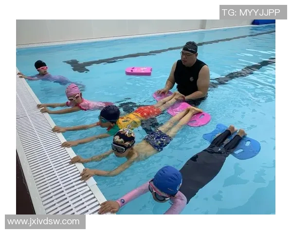 以游泳为核心的全身锻炼方案提升体能与健康的最佳选择 以游泳为核心的全身锻炼方案提升体能与健康的最佳选择