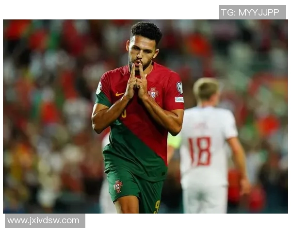 足坛风云再起：新星崛起与老将回归为比赛增添无限悬念